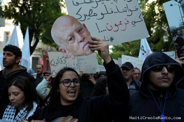 En Tunisie, le pouvoir tente d’“effacer tout un écosystème politique”