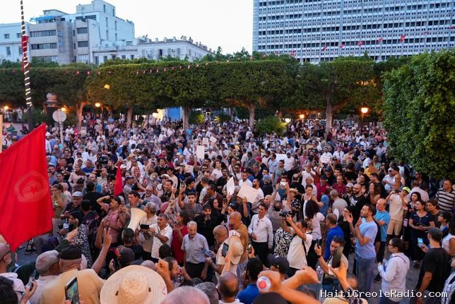 En Tunisie, une rentrée sous pénurie : “certains produits disparaissent tout simplement”