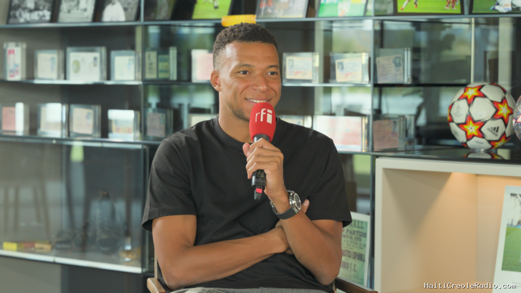 Entretien exclusif avec Kylian Mbappé : le Ballon d'Or, les Bleus, les liens avec l'Afrique