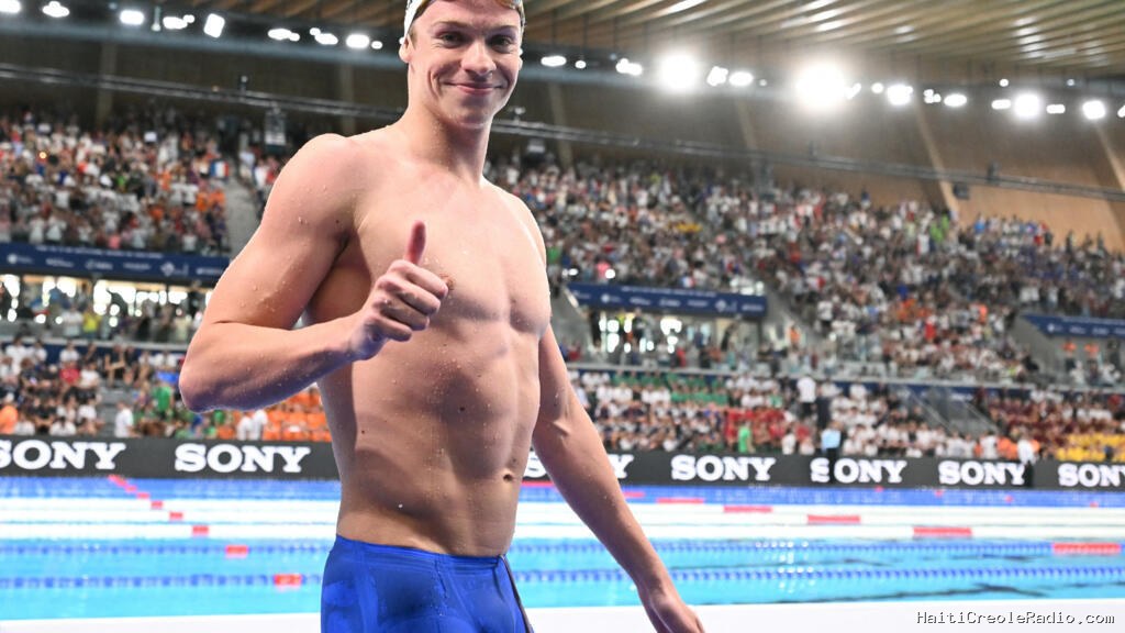 Euro de natation: Léon Marchand remporte son premier titre européen en décrochant l'or sur le 200 m papillon