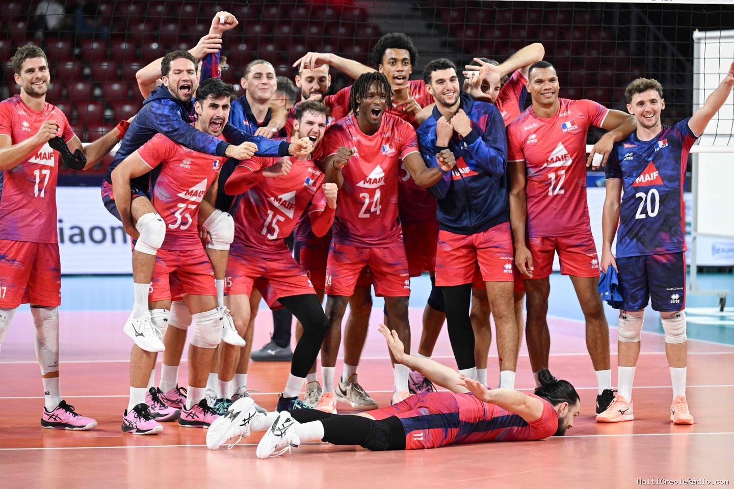 Euro de volley : une équipe de France atypique et rajeunie vise une place en finale