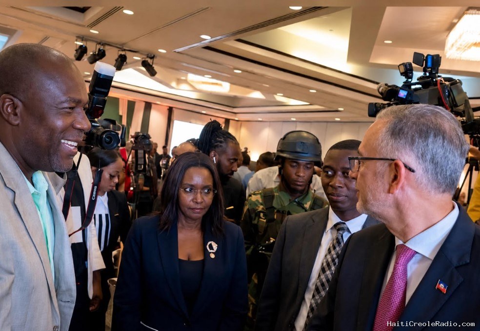 Fils-Aimé face à Arnel Bélizaire : quelques secondes qui racontent la politique haïtienne