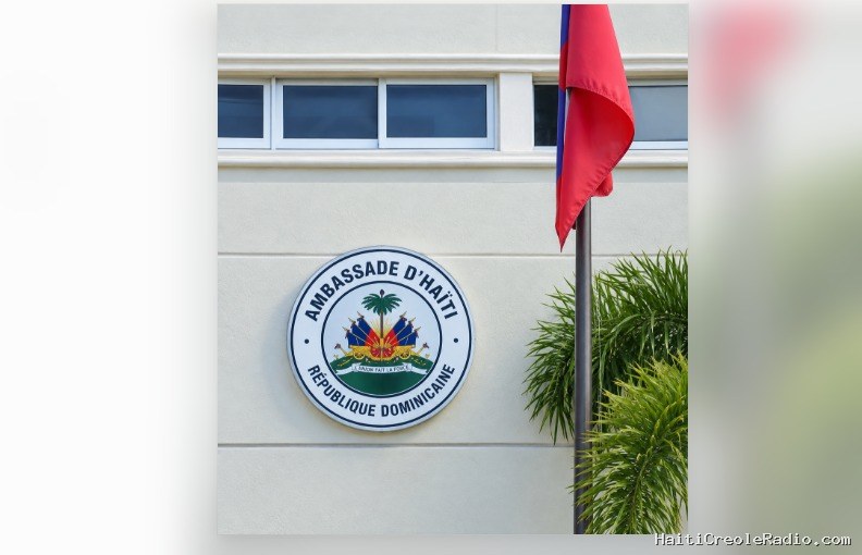 FLASH — Haïti–RD | Le gouvernement Fils-Aimé–Forbin, par son ambassade à Santo Domingo, se démarque des « propos de certains Grenadiers » (communiqué)