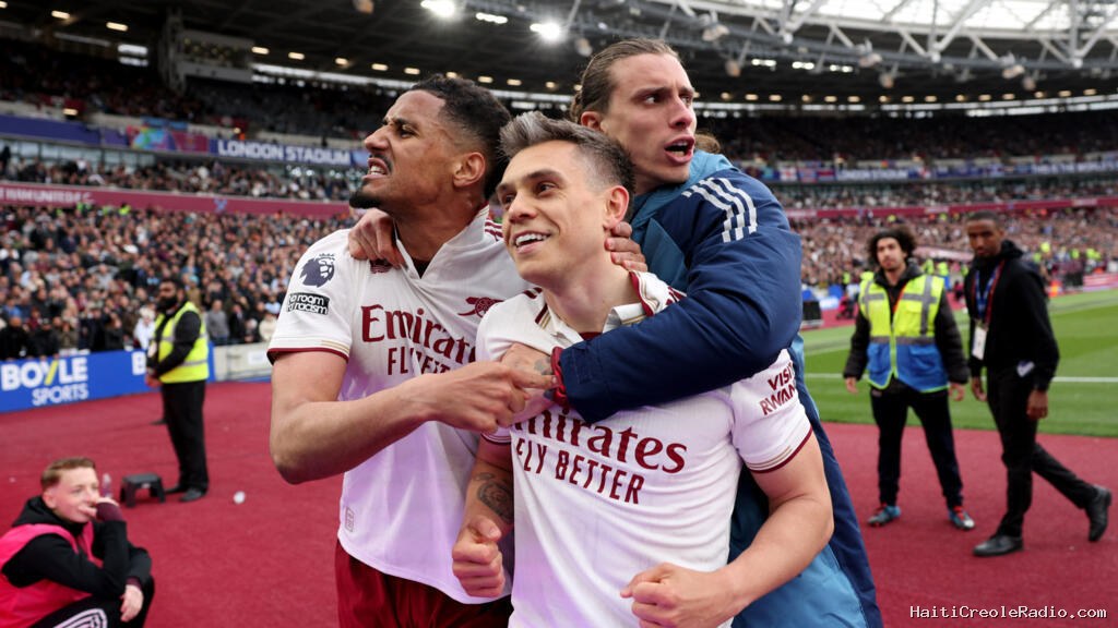Football : Arsenal s’impose en fin de match face à West Ham et se rapproche du titre