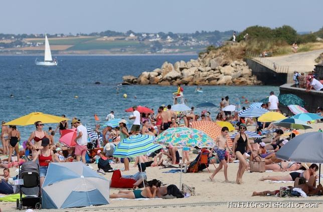 Français, Espagnols, Britanniques, Italiens et Allemands : qui fait quoi à la plage ?
