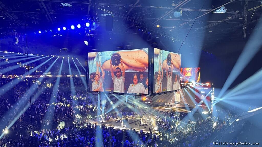 France: à Paris, l'équipe russe Spirit rayonne en clôture de la Coupe du monde d’e-sport