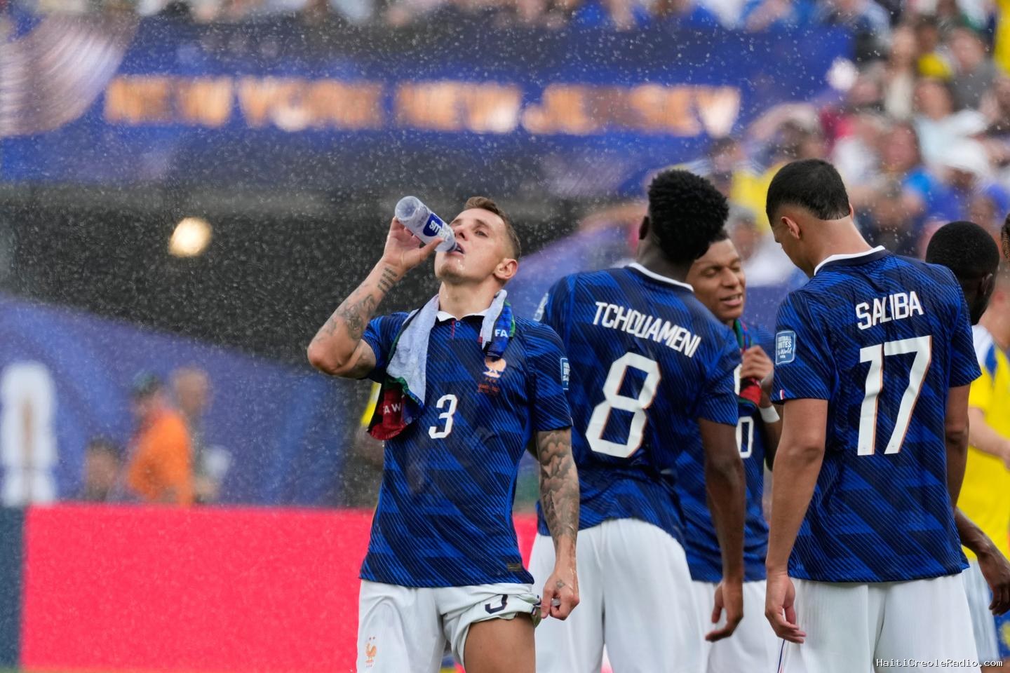 France-Paraguay : le match maintenu malgré la canicule et les critiques sur le protocole de la FIFA