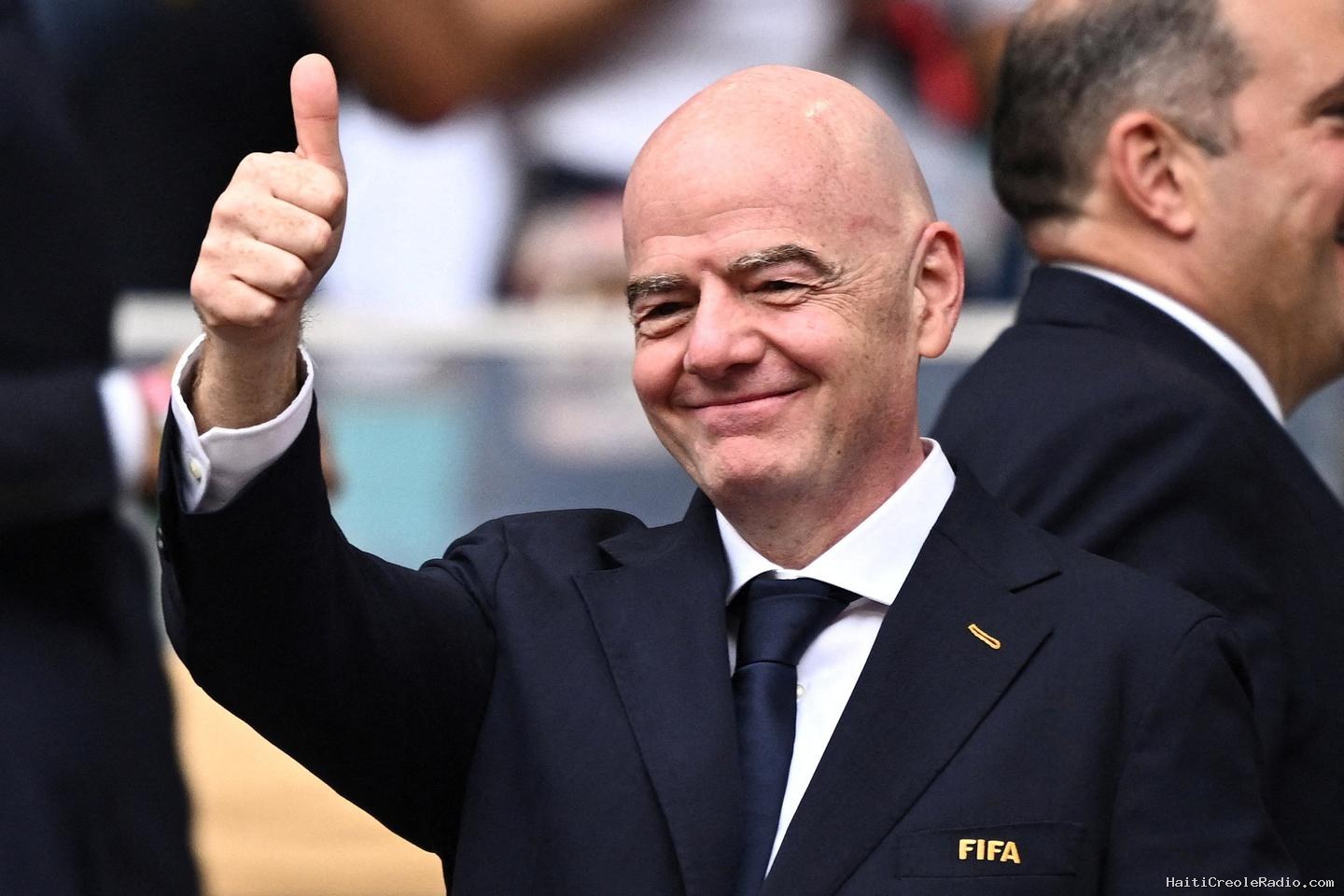Gianni Infantino visé par une plainte de FairSquare auprès du CIO pour « violations répétées des règles exigeant la neutralité politique »