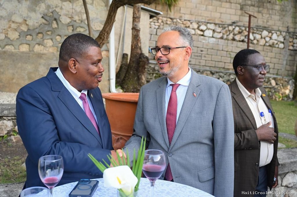 HAÏTI | 13 DÉCEMBRE — A qui profitera cette prorogation ? Le CEP tâtonne encore et ne publiera sa liste définitive des candidats que 60 jours avant le scrutin