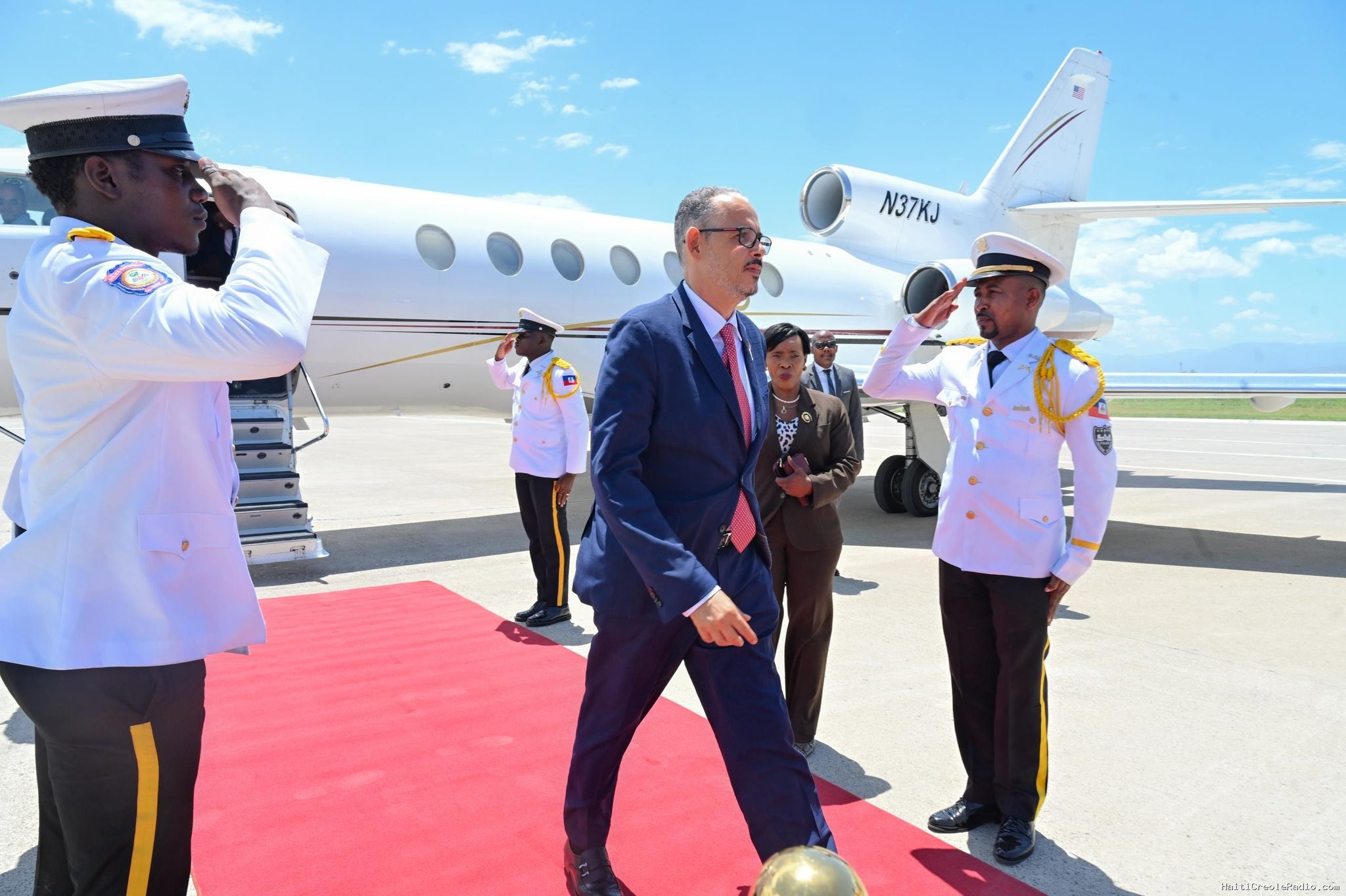 Haïti | Alix Fils-Aimé à Sainte-Lucie : un Falcon 50 privé à 4 500 dollars l’heure sur le tarmac du retour