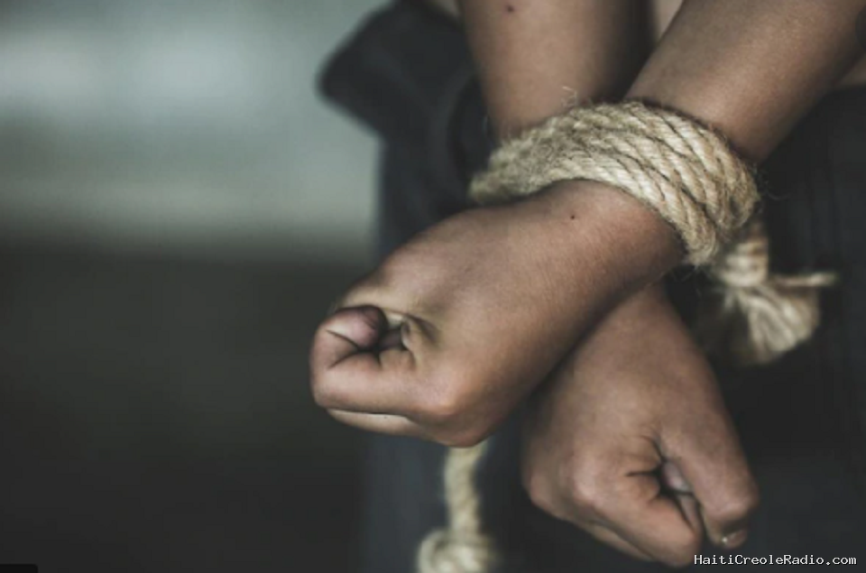 Haïti | Kidnapping à Bourdon : un chirurgien enlevé avec son épouse et son enfant, le corps médical sous la menace des gangs