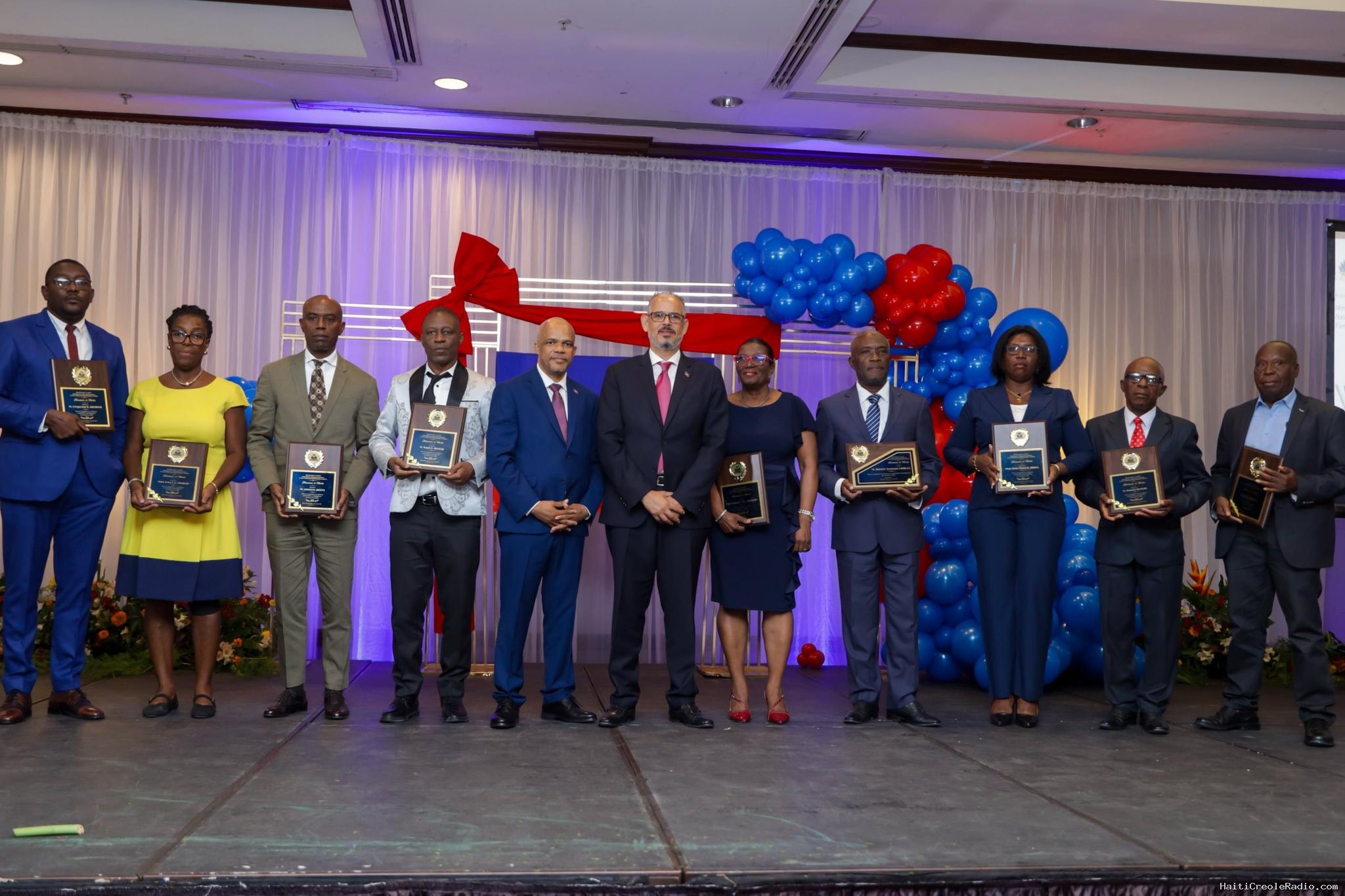 Haïti : Le ministère de l’Éducation Nationale rend hommage à plus de 60 éducateurs