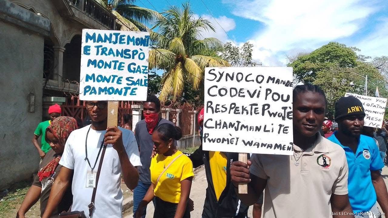 Haiti textile workers reject government’s modest pay raise, maintain strike