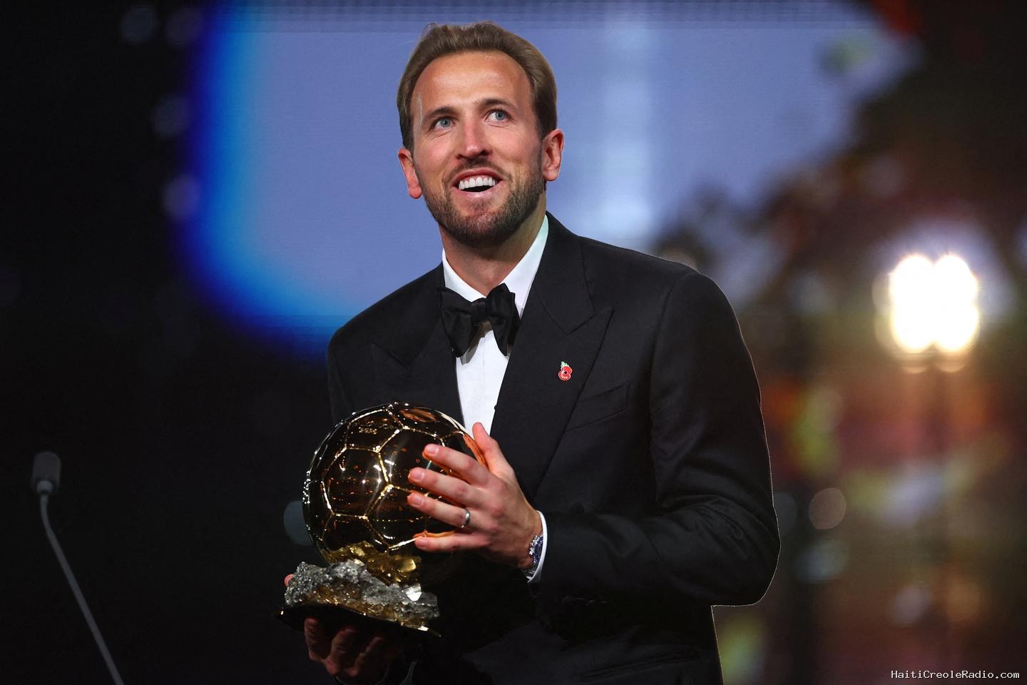 Harry Kane sacré Ballon d’or, la revanche d’un buteur anglais longtemps perçu comme un « loser » magnifique