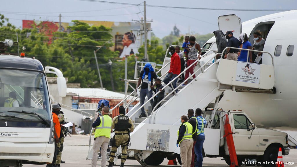 Il est «inhumain» de poursuivre les expulsions des États-Unis vers Haïti