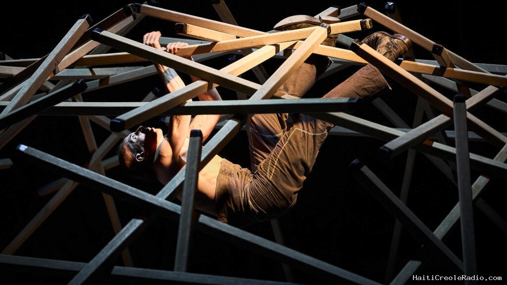Johann Le Guillerm, entre science et art, au Festival d'Avignon