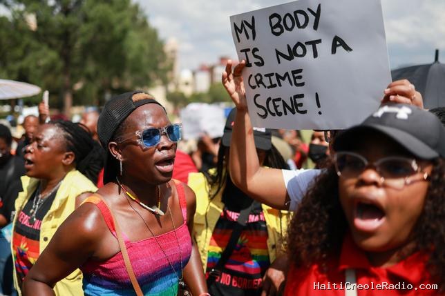 Johannesburg entre peur et indignation après la mort de huit femmes