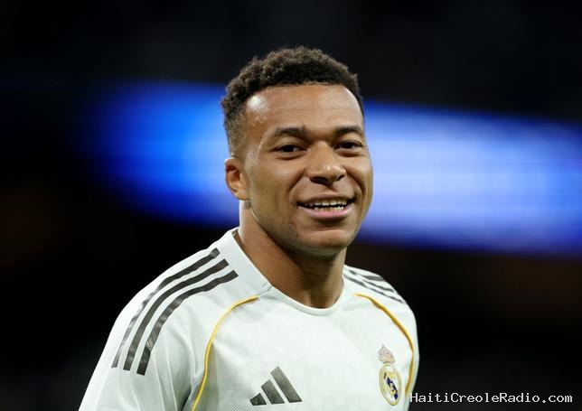 “L’extrême droite contre Mbappé” : le RN “attaque les footballeurs qui s’exposent politiquement”