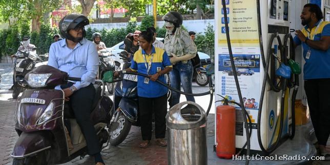 L’Inde augmente les prix du carburant pour la première fois depuis le début du conflit au Moyen-Orient