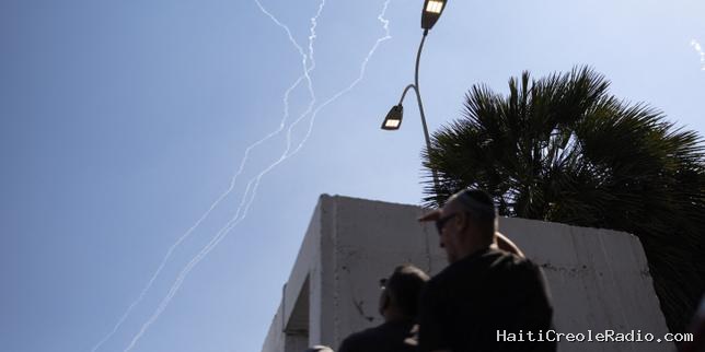 « L’Iran montre clairement qu’il n’est ni dissuadé ni vaincu, et qu’il ne baisse pas les bras » : en Israël, les questions et les craintes après l’escalade militaire