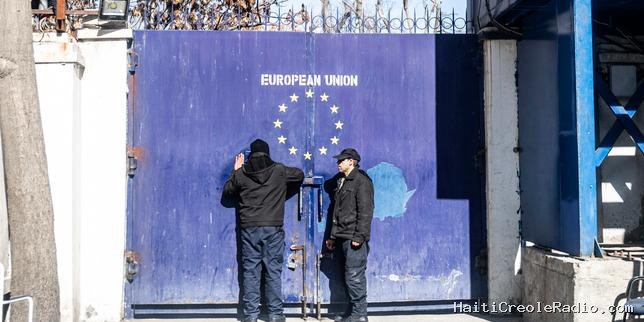 L’Union européenne renoue avec les talibans pour pouvoir expulser des Afghans