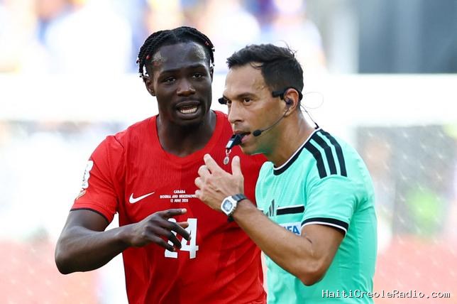 La Fifa désigne cinq arbitres argentins pour France-Maroc, un choix “surprenant”