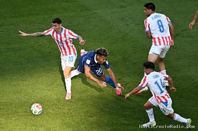 La France en 1/4 malgré le “mur” du Paraguay et “un arbitre qui n’a pas sa place” en Coupe du monde