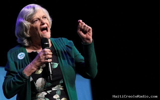 La police antiterroriste britannique enquête sur le meurtre d’Ann Widdecombe, une proche de Nigel Farage
