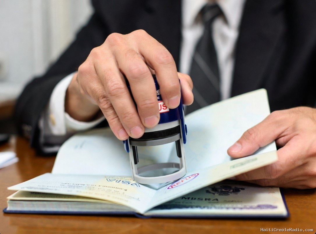Le Brésil refuse des visas à deux responsables américains avant la présidentielle
