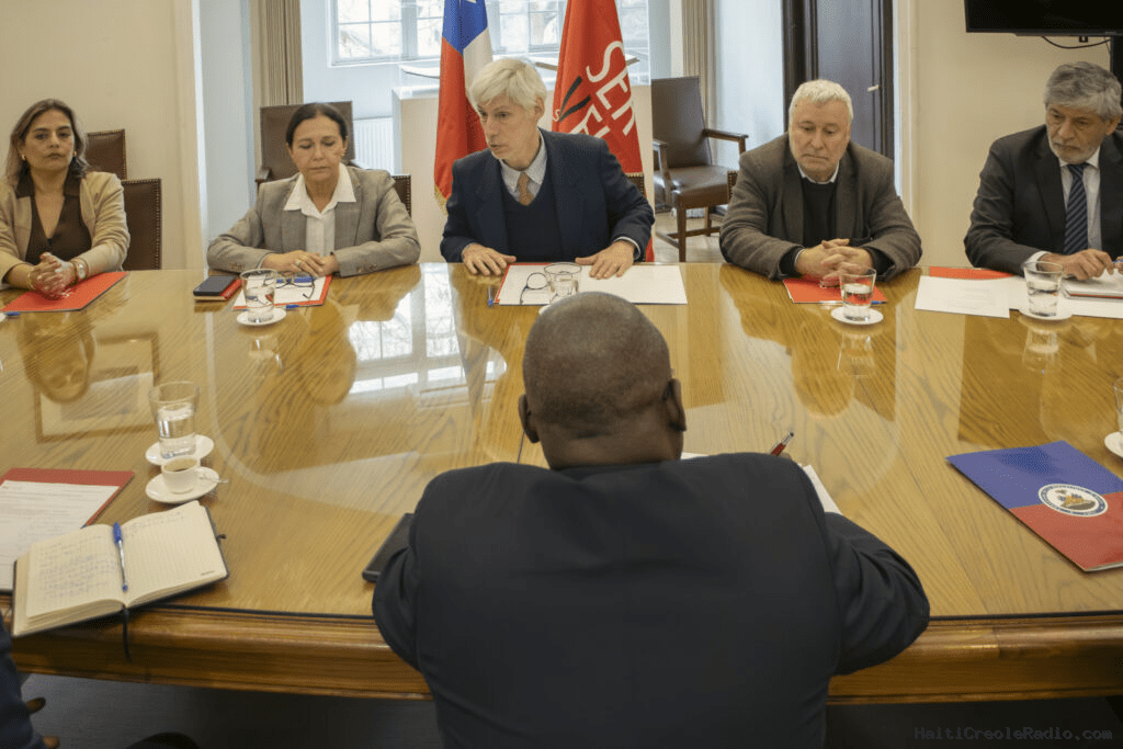 Le CEP s’enfonce dans le dilatoire : au Chili, il discute du vote de la diaspora et d’un référendum dont le contenu reste inconnu