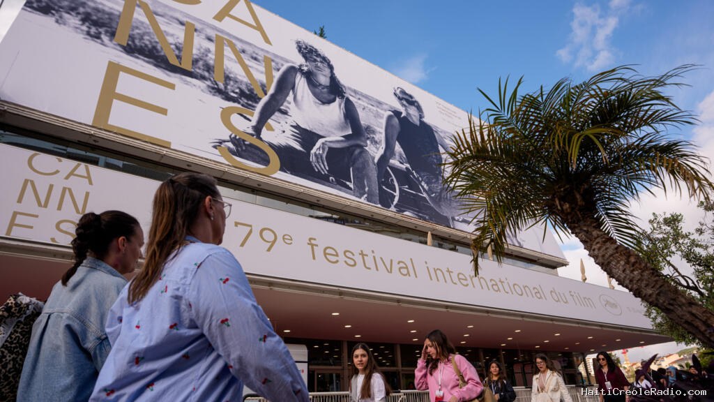 Le cinéma français retrouve des couleurs alors que la fréquentation des salles repart à la hausse