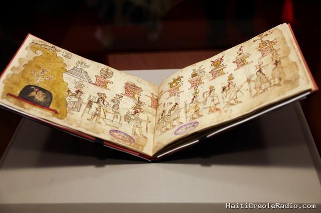 Le « Codex Azcatitlán », précieux manuscrit sur l’histoire aztèque, de retour au Mexique après deux siècles en France