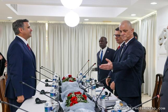 Le directeur de la CIA à Cuba, une visite remarquée sur une île étranglée