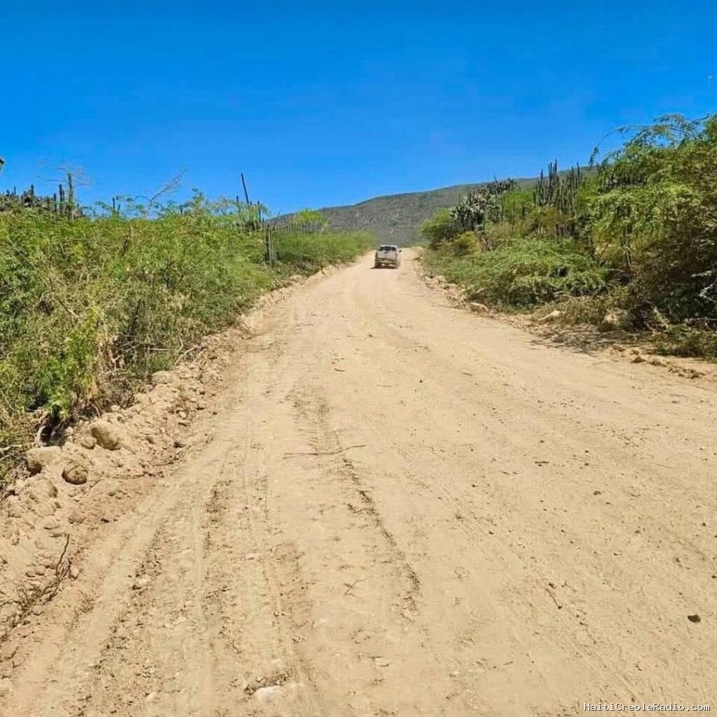 Le gouvernement annonce le lancement des travaux de réhabilitation de la route Port-de-Paix–Jean-Rabel