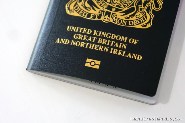 Le passeport coûte de plus en plus cher : “un scandale !”