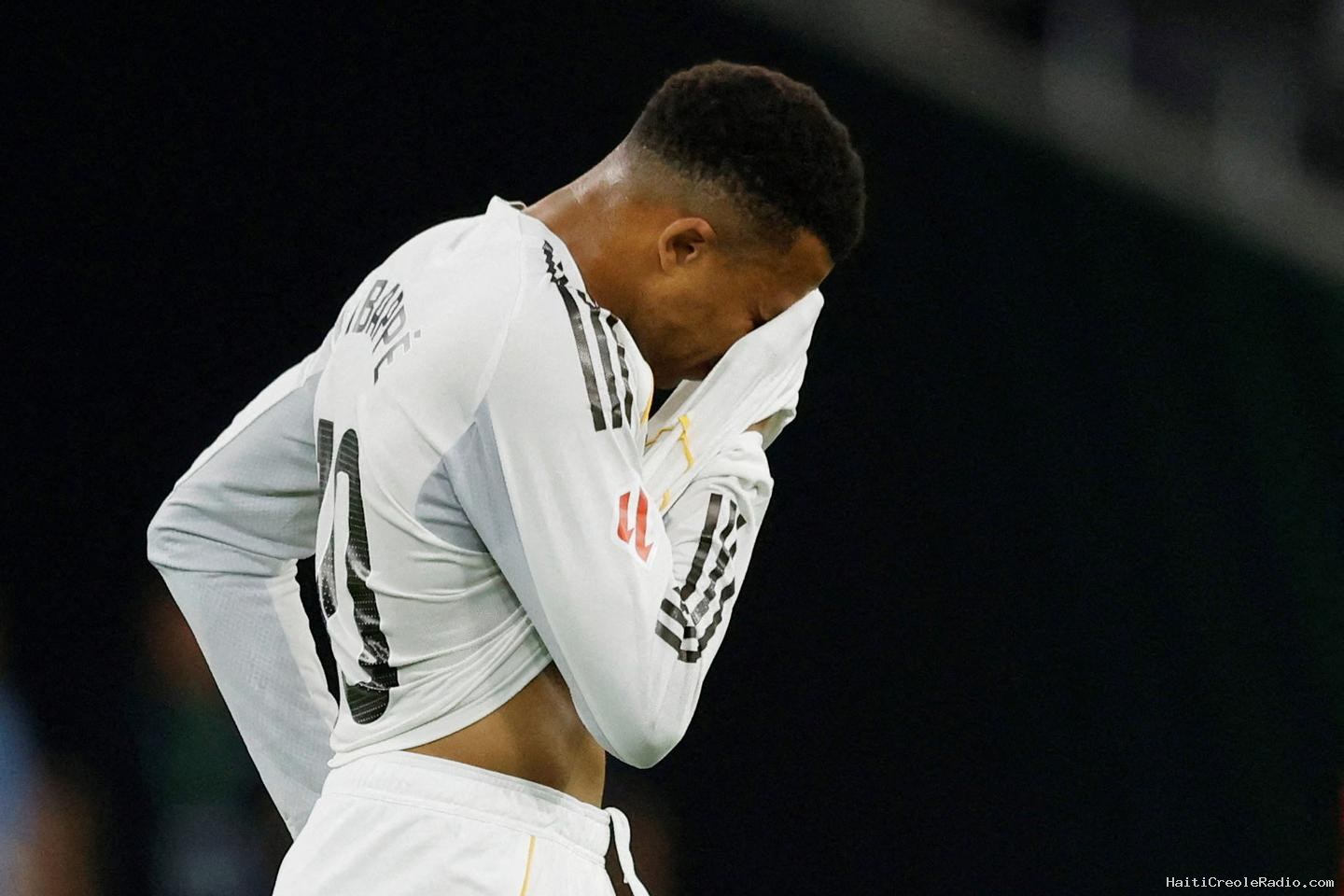 Le Real Madrid s’enfonce dans une crise interne à l’aube d’un Clasico décisif dans le championnat espagnol de football