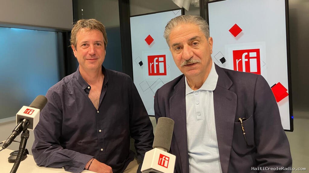 Le réalisateur Antonin Baudry et l'acteur Simon Abkarian pour le diptyque De Gaulle