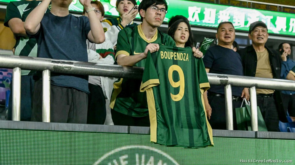 Le Zhejiang FC maintient son match quelques heures après la mort d'Aaron Boupendza