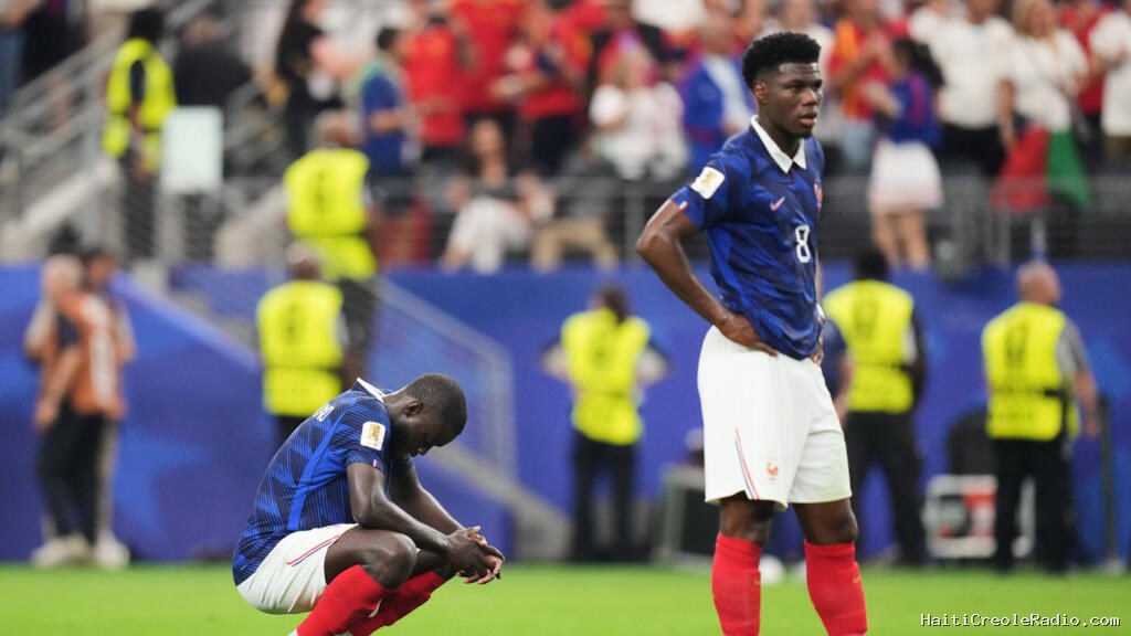 «L'équipe de France a raté son match», estime l'entraîneur Claude Le Roy