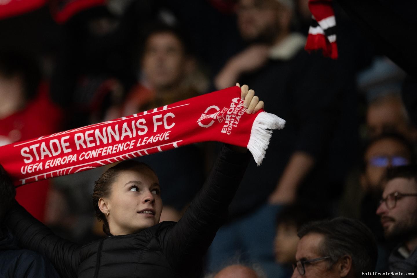 Les femmes tentent de se faire une place dans les stades de football, lieux « conçus et dirigés par des hommes »