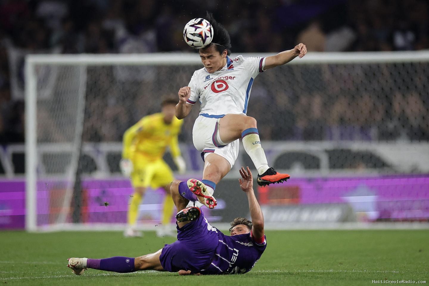 Lille passe en tête de la Ligue 1 en s’imposant difficilement à Toulouse