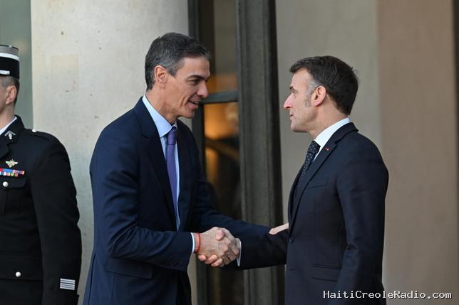 Macron en Espagne, une visite longuement attendue et qui tombe “au moment le moins opportun”