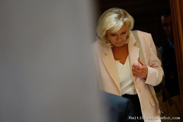 Marine Le Pen condamnée mais éligible : fera-t-elle campagne sous bracelet électronique ?
