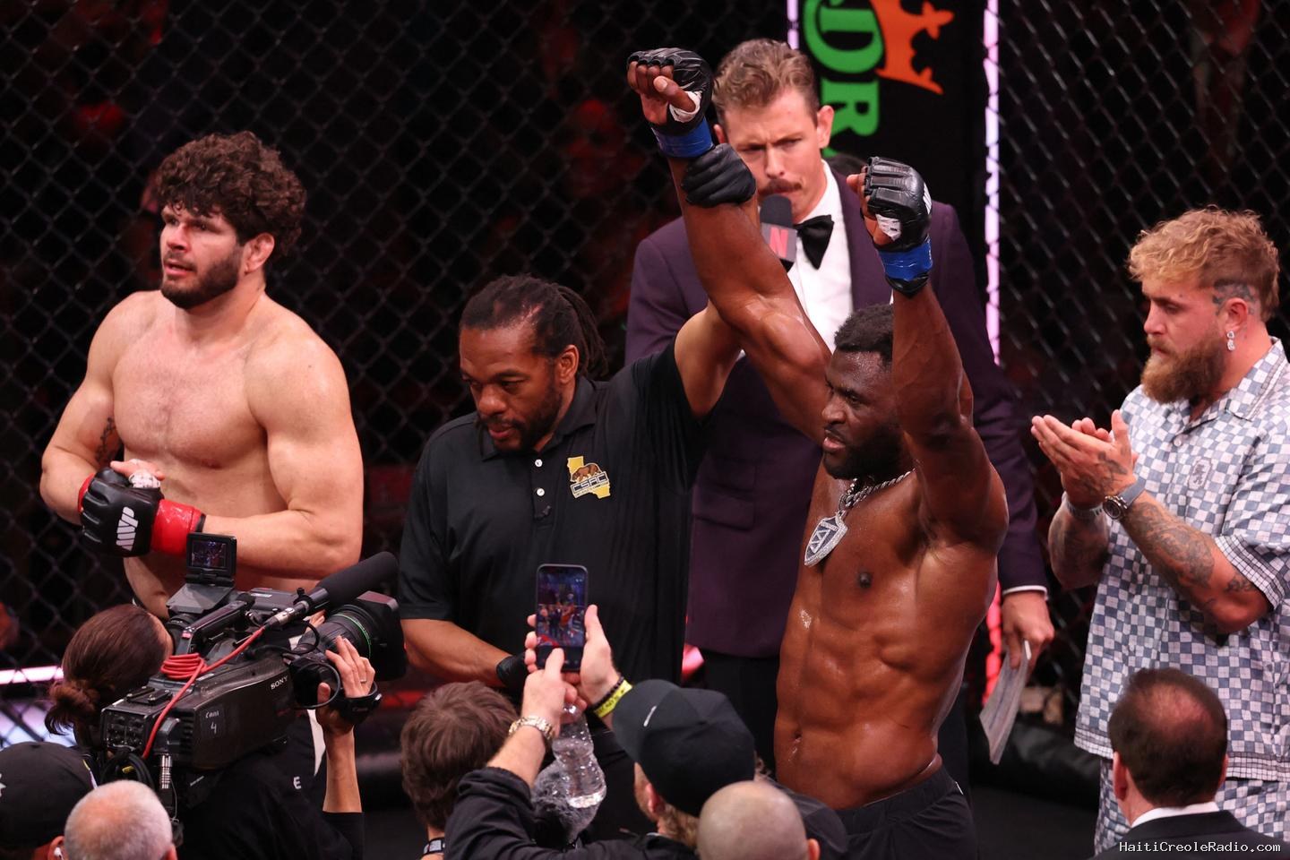 MMA : Francis Ngannou et Salahdine Parnasse vainqueurs expéditifs de leurs combats respectifs à Los Angeles