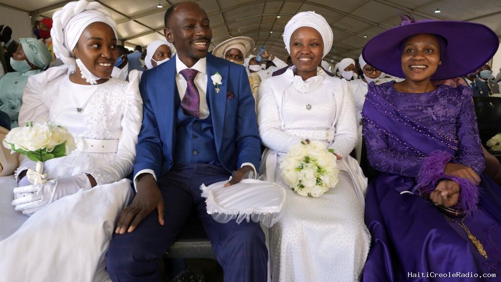 Mory Touré nous présente les tubes qui font danser les mariages en Afrique