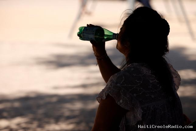 “On erre comme des zombies dans les parcs” : une journée de canicule en France