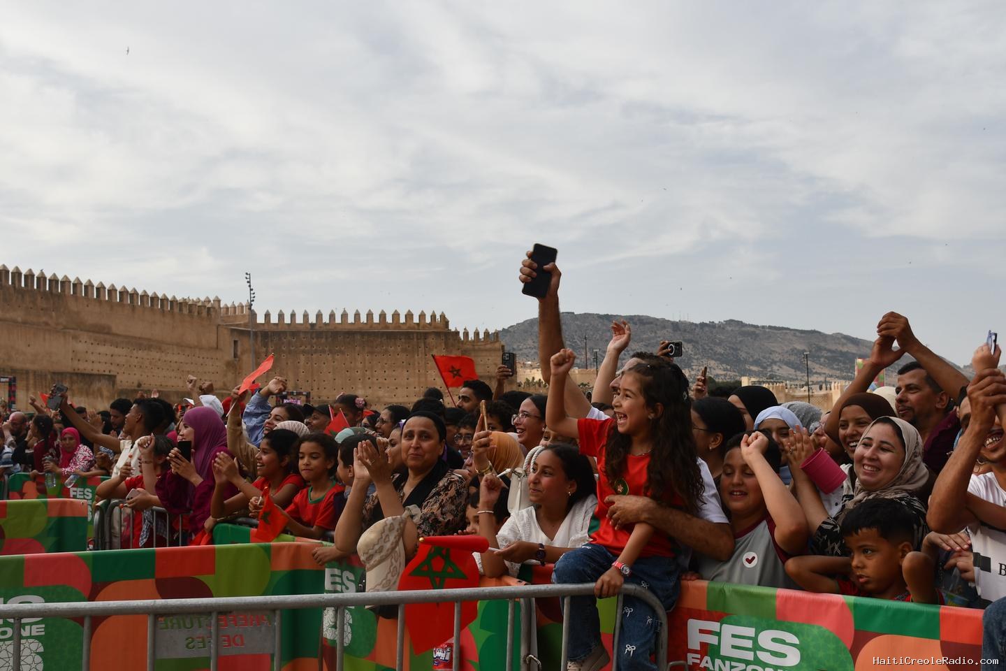 « On n’a peur de personne » : au Maroc, une nuit de fête avant d’affronter les Bleus en quarts de finale de la Coupe du monde 2026