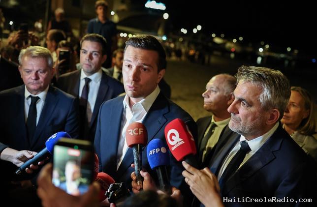 Percée du RN au Sénat, fusillades en Afrique du Sud, Léon XIV, démission du président serbe : les informations de la nuit