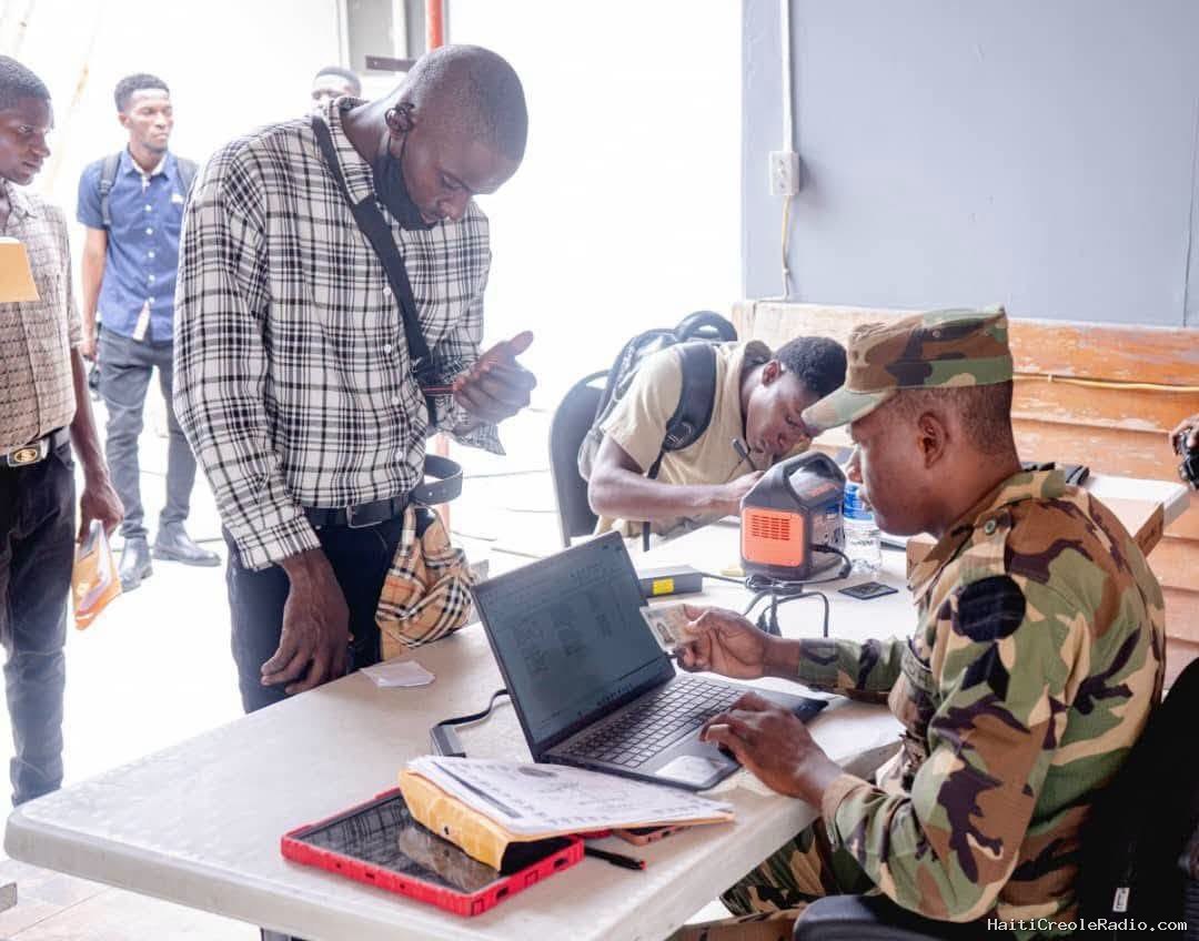 Recrutement dans les Forces Armées d’Haïti : nombre record de candidats enregistrés