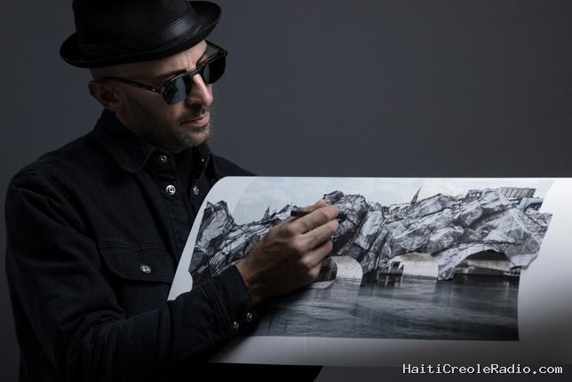 Rencontre avec JR, le street-artiste qui “ne tient pas en place” et qui a emballé le Pont-Neuf